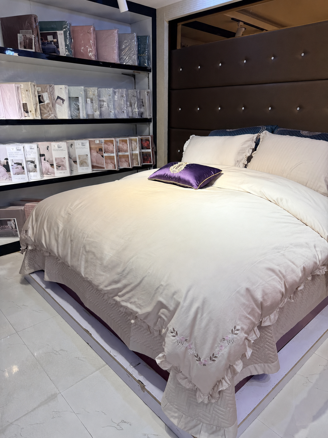 七彩家纺火炬店床品展示实景