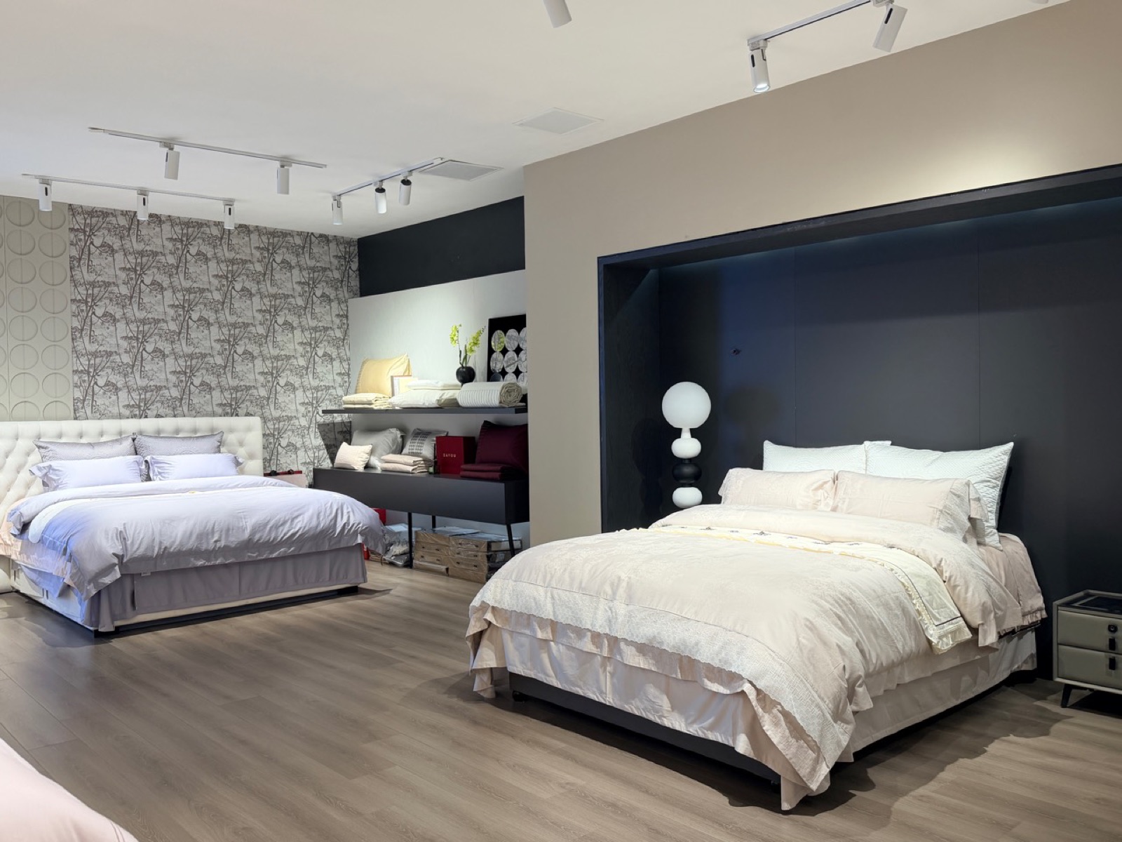 七彩家纺石狮总部展厅床品陈列全景